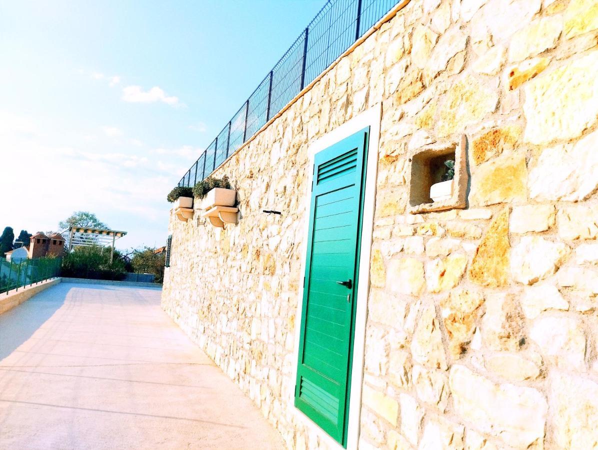 Villa Sanja, Splitska Luaran gambar