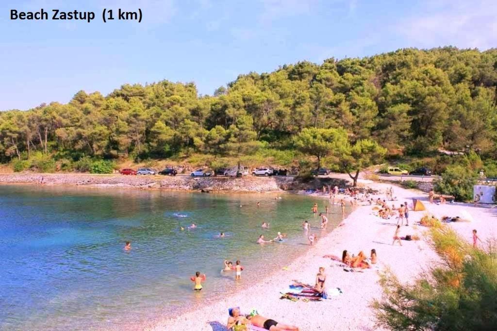 Villa Sanja, Splitska Luaran gambar