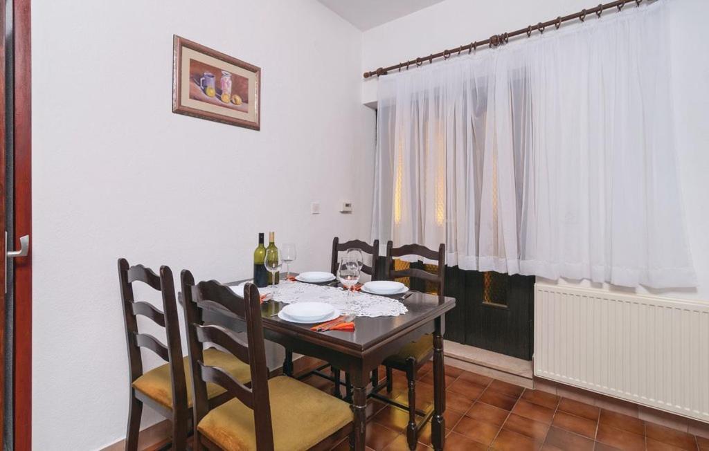 Villa Sanja, Splitska Bilik gambar