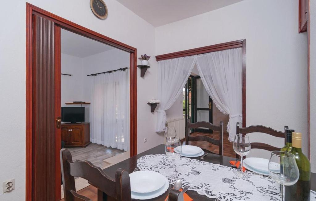 Villa Sanja, Splitska Bilik gambar